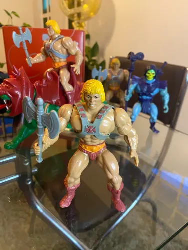 Boneco HE MAN colete e Machado 
