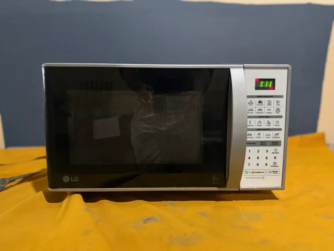 Microondas LG branco moderno! Novo