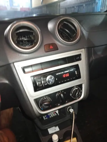 Ajudante de centro automotivo