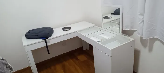 Doação: Penteadeira/Escrivaninha + Cama Box Solteiro com Cabeceira