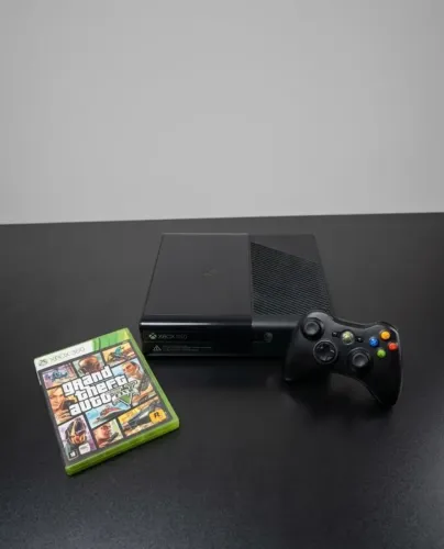 Xbox 360 Slim + Controle + GTA V