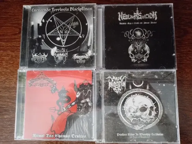 cd black metal coleçao com 4 cds estado de novo