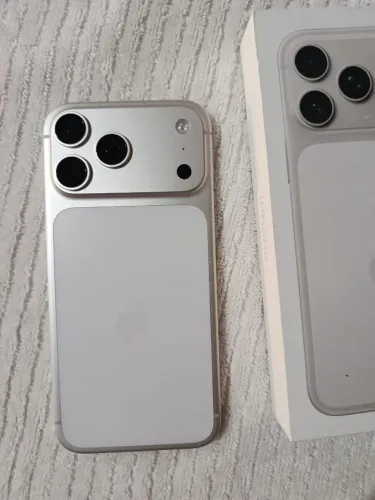 iPhone 17 pro max