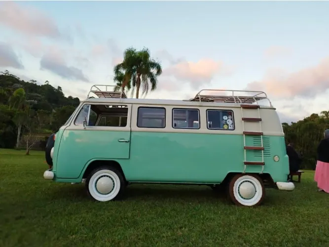 Volkswagen Kombi Standard/ Luxo/ Serie Prata 1988