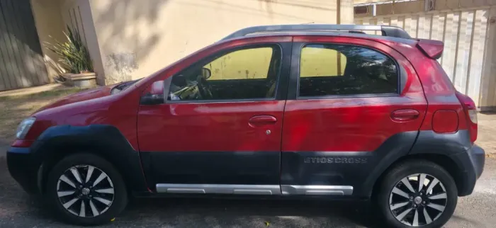 Toyota Etios Cross 1.5 Flex 16V 5P Mec. 2014