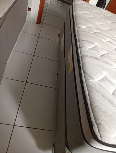 Vende-se se cama box Queen