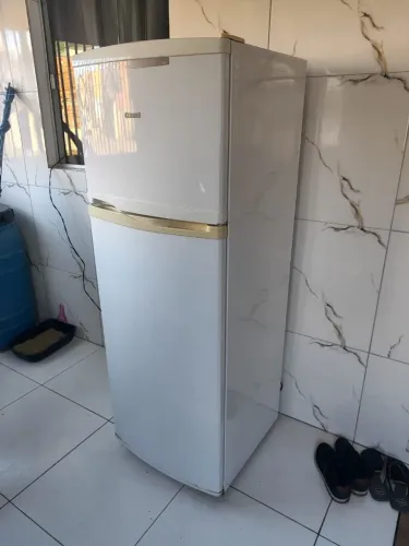 REFRIGERADOR CONSUL TODO BOM PREÇO PRA VENDER HOJE