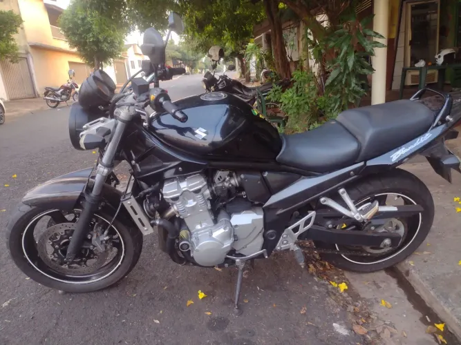 Vende-se moto bandit 650