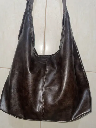 Bolsa feminina novinha, sem uso! (BOLSA TOTE KIMBERLY + NECESSAIRE)
