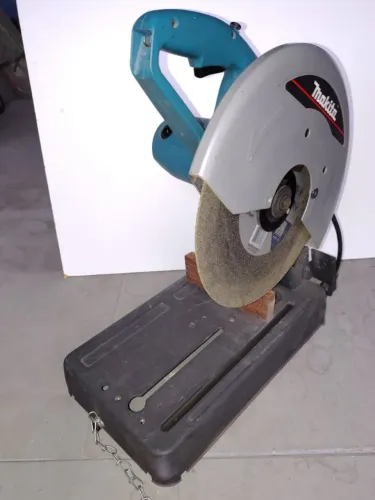 Policorte serra Makita mlc140 220v . Em perfeito estado