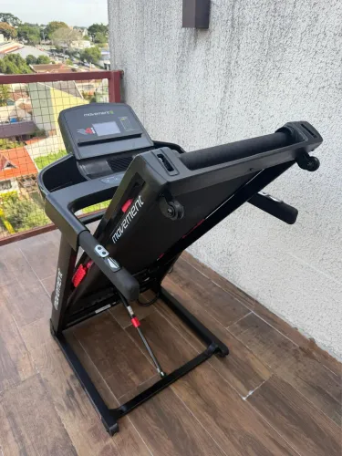 Esteira R4i Movement, semi nova
