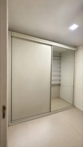 Guarda roupa casal com espelho 2,50
