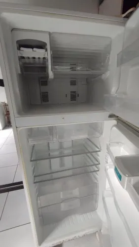 Geladeira inverter Panasonic 435 L