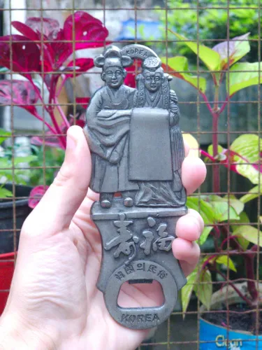 Abridor De Garrafa Vintage Coreia Do Sul Metal Souvenir Coleção
