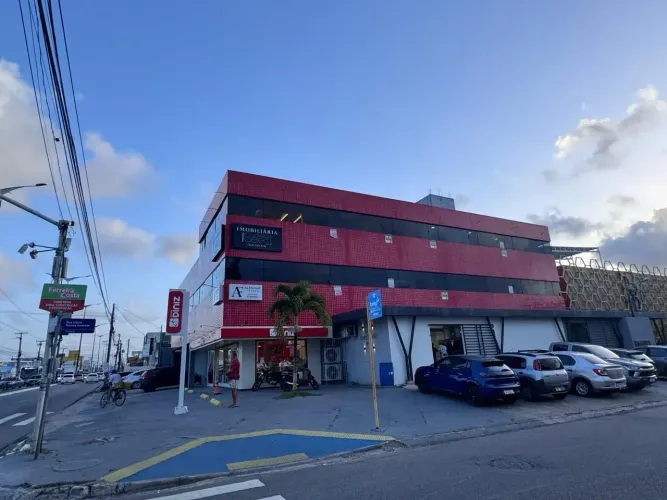 Salas comerciais na principal dos Bancários.