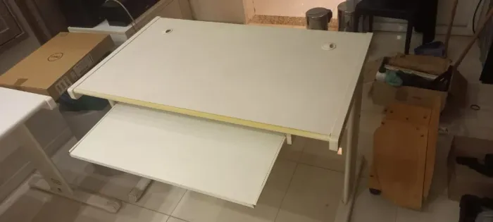 *JOGO DE MESAS PARA ESCRITÓRIO E QUARTO*