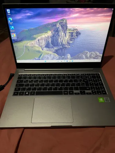 Notebook Samsung Book i5 | 8GB RAM | SSD 1TB | Placa de Vídeo Dedicada
