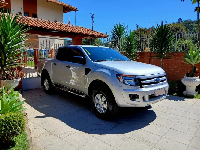 Ford Ranger XLS 2.5 16V 4X2 CD Flex 2014