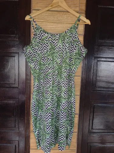 Vestido verde folhagens 
