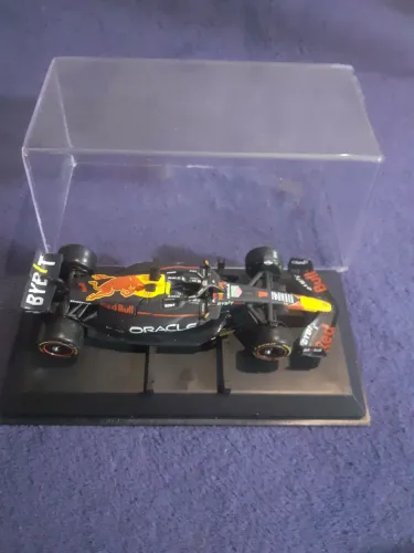 F1 vestapen buraco 1/43