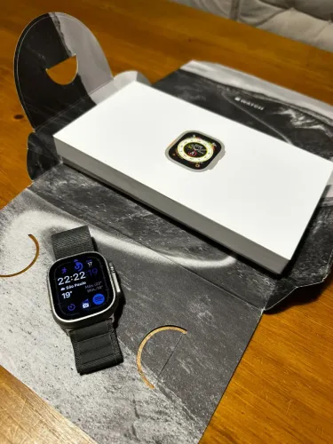 Apple Watch Ultra 1ª Geração 49mm Titânio 