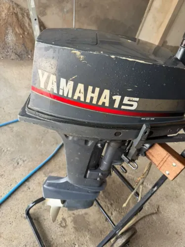 Vendo este motor Hp 15 da Yamaha 