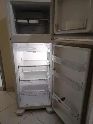 Geladeira Consul Frost Free Duplex 340 litros Branca com Prateleiras Altura Flex - CRM39AB