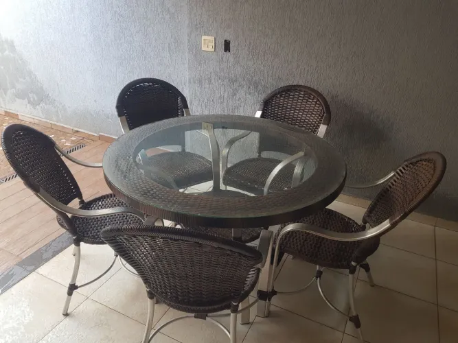 Kit Conjunto de Mesa de alumínio e Junco + 2 cadeiras 