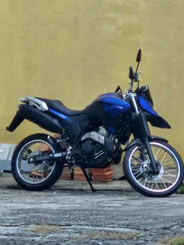 Moto yamaha xtz lander 250 ano 2025.