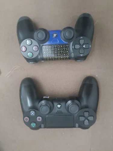Controles PS4 (1 original + 1 paralelo)