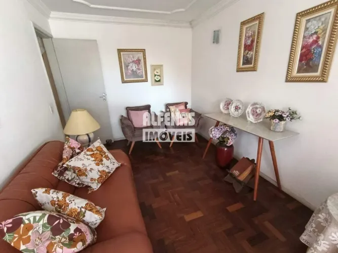Casa à venda 4 quartos no Bairro Madre Gertrudes