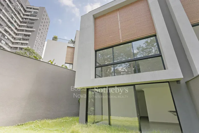 Casa em condomínio com rooftop e plantas flexíveis no Cidade Jardim