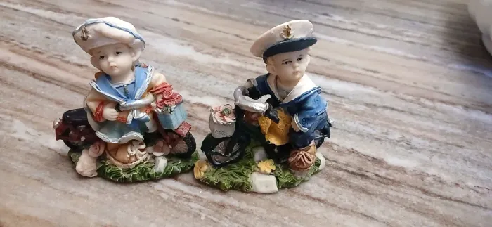 Bonecos de resina, bicicleta