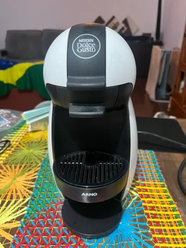 Cafeteira Dolce Gusto Nestlé perfeito estado