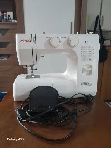 Maquina semi nova JANOME