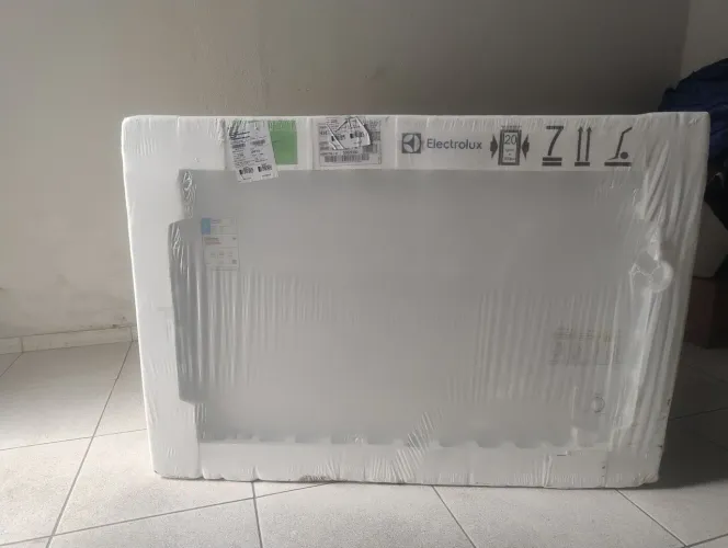 Vende - se um Freezer