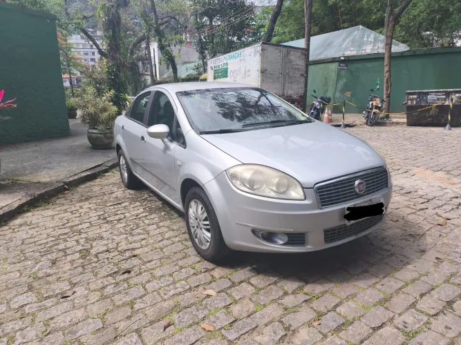 Fiat Linea Essence 1.8 Flex 16V 4P 2012