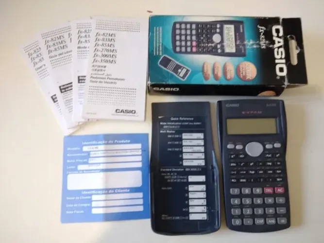Calculadora científica Casio fx-82MS