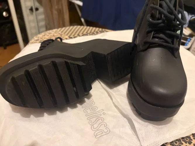Bota Melissa tamanho33/34