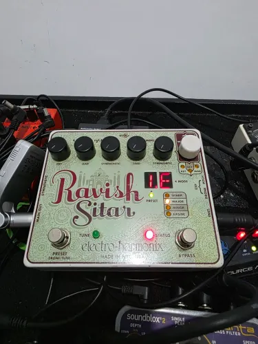 Pedal de guitarra eletro-hamonix sitar