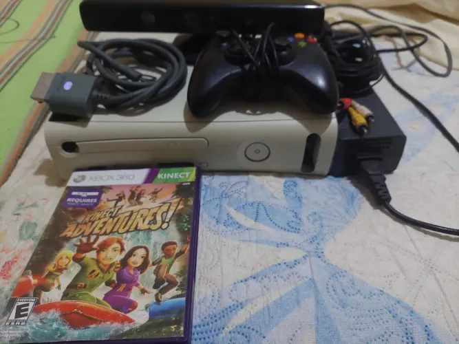 Vendo ou troco Xbox 360 fat funcionando perfeitamente