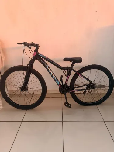 Vende-se bicicleta aro 29 usada 27 marchas