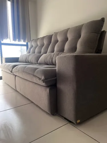 Sofá retrátil e reclinável