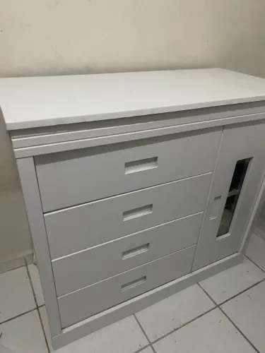 Cômoda branca