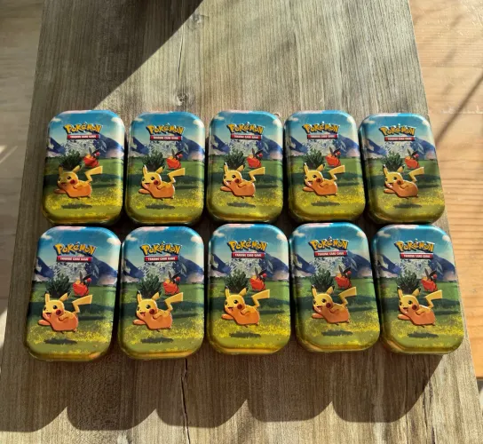 10x Pokémon Lata Mini Tin Pikachu + Tepig (SEM BOOSTERS)