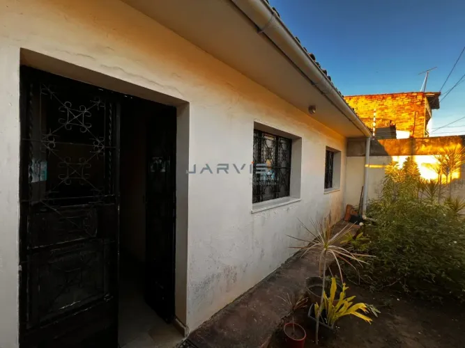 Vendo casa com 3 quartos no Farol - R$ 350.000,00