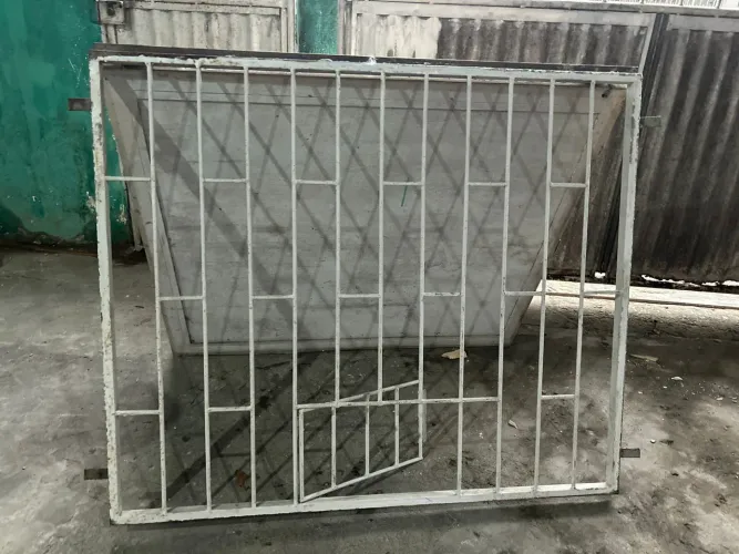Vendo uma grade janelão para comércio 