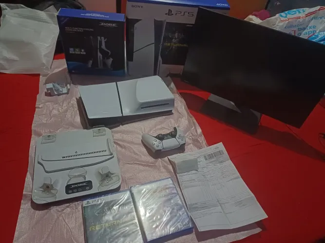 Vende-se ps5 1tr novo. Acompanhar Monitor Samsung game, placa de resfriamento para o ps5..