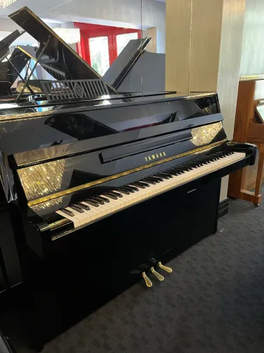 Piano Yamaha JU109 Vertical