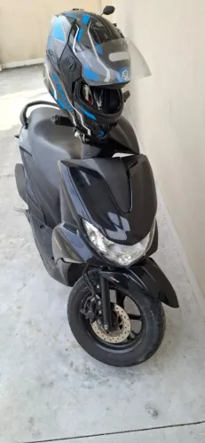 Scooter - Fluo Preta 23/24 Sem troca por outra moto ou veículo.